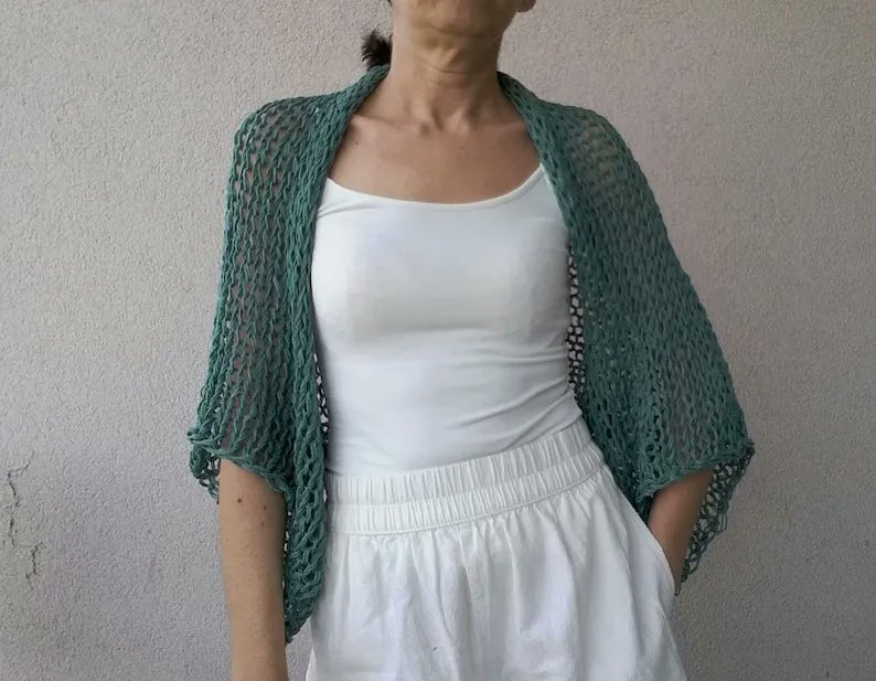 knithacker's tweet photo. Shrug Season Is Upon Us β¦ Let The Knitting Begin With This Seamless Tara Shrug! π https://t.co/7khH8Cg2UN #knitting #beginnerknit #easyknit https://t.co/pVIIVnrNUB
