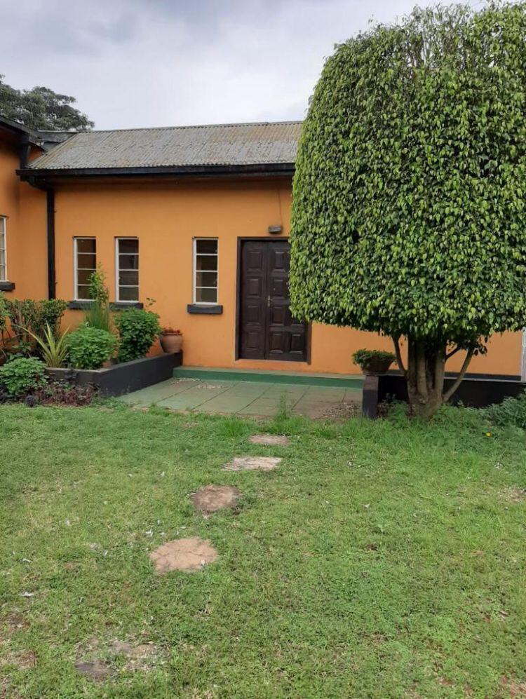 FrenPropertie's tweet photo. 3 BEDROOM HOUSE TO RENT AT KAREN MIOTONI
  located at quite environment,easy to access to Airport, Karen hospital, THE HUB.
Renting at 180k per month https://t.co/fLOa5S09YN