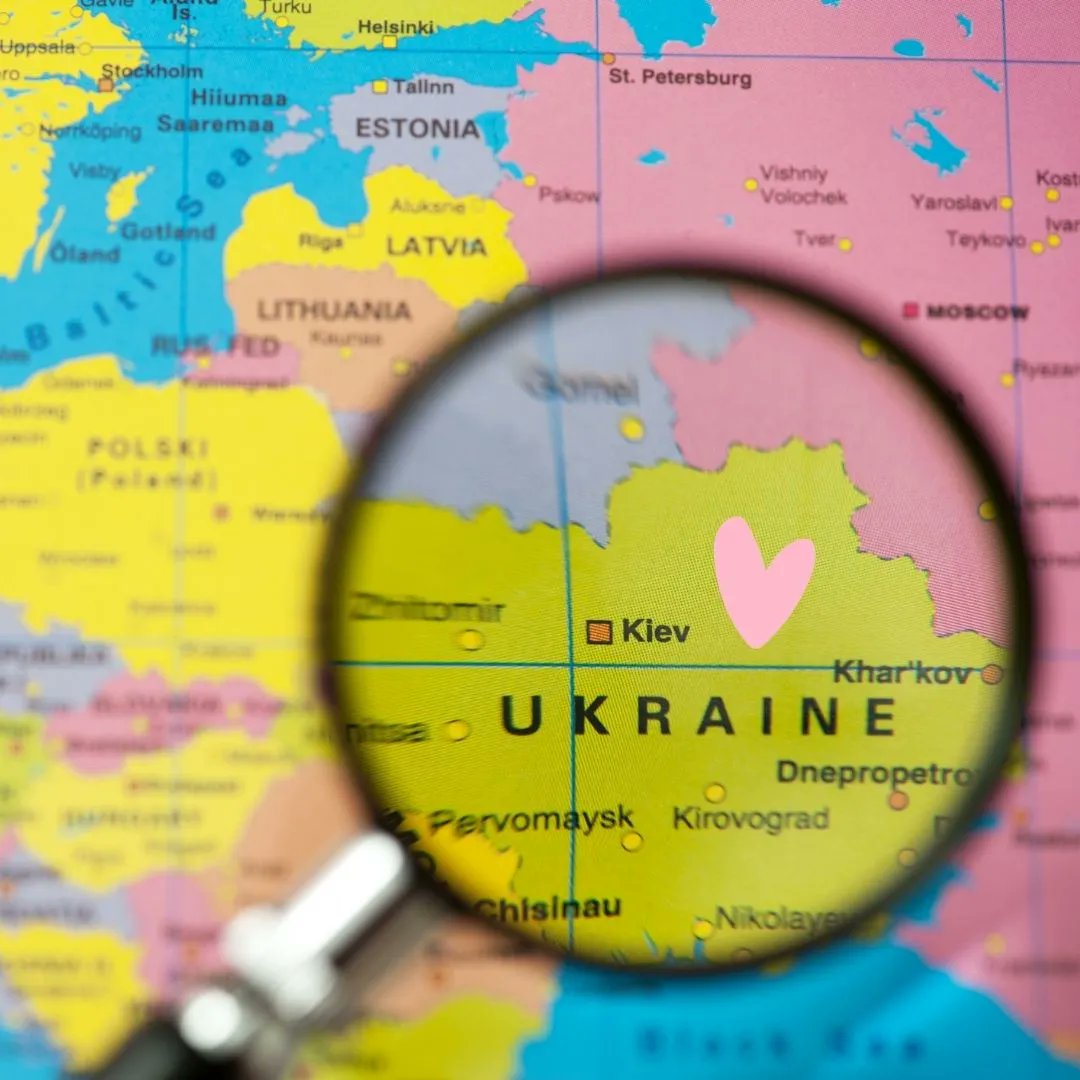 mytoastlife's tweet photo. The war isn't over! The people of Ukraine still need our support. There are a number of different ways you can help out - big and small. We've recently updated our list of ways you can help. Check them out here: https://t.co/6RDWf55qKg
💙💛 Share this info. 
#Ukraine #UkraineWar https://t.co/cE7ybOO12x