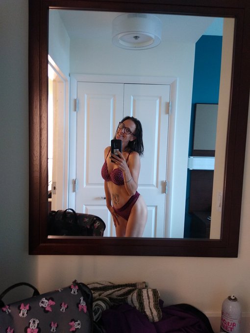 The concert was great stayed at same hotel as Snoop only knee this because we left at the same time he<a href="/tag/rt"class="tags"><span>#rt</span></a>