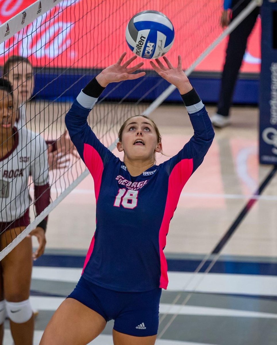 GSAthletics_VB's tweet photo. 𝐂𝐎𝐍𝐆𝐑𝐀𝐓𝐔𝐋𝐀𝐓𝐈𝐎𝐍𝐒! 🎉

🎓 Madison Brown 
📚 Business Marketing

▫️Post graduation Madison plans to intern with Athletes in Action for one year and also gain coaching experience as a volunteer assistant with the GS volleyball program

#HailSouthern | #GATA https://t.co/XejqTacW9f