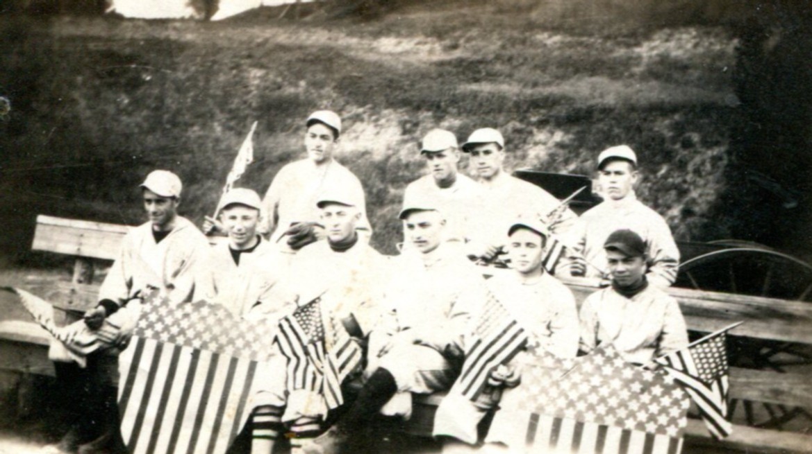 Are you from Shelby County?
Did you play sports while you were in high school?

If you answered YES to these questions, then we are looking for your high school sports photos for a Shelby County sporting exhibit. 

Email development@shelbycoiamuseum.org to learn more