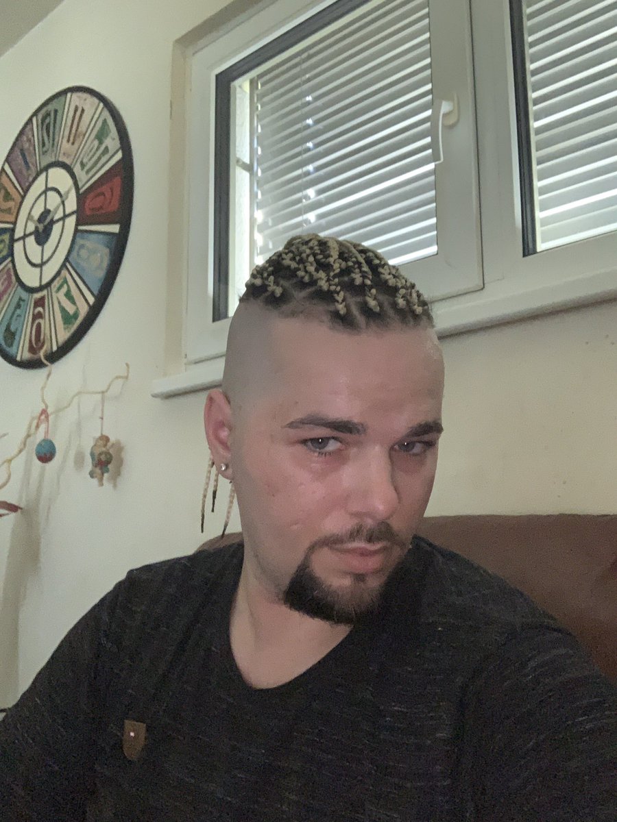 onzattoff's tweet photo. Ejj ihr schaut mal. https://t.co/Y0EC6cahHu