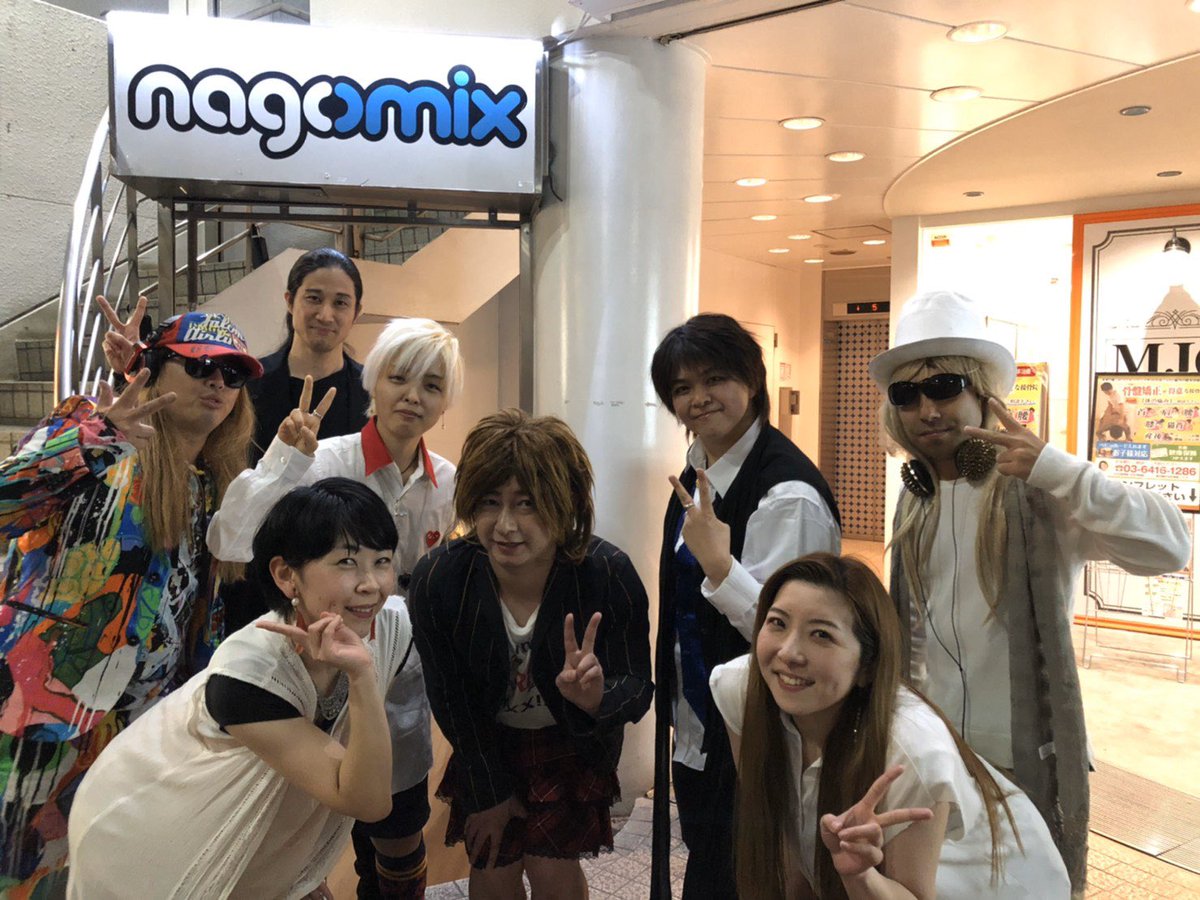 kona_knight's tweet photo. 偽物でも共演？しました〜✨
こちら、素人ですが、またご一緒したいなぁ…
デッカチャンさん、TAKAさんとも！
(2枚目は参考画像ですw)

#AXSON
#イージードゥダンサーズ https://t.co/JdE1seywPV