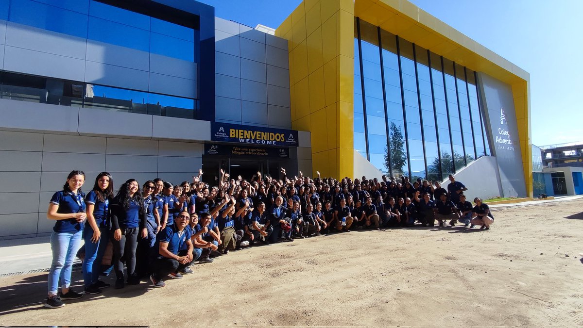 ASEANoP's tweet photo. 5 colegios unidos en un solo lugar #Cajamarca para celebrar el #EncuentroMagisterial   #EducandoConCarasFelices https://t.co/e2XeKpO2Pi