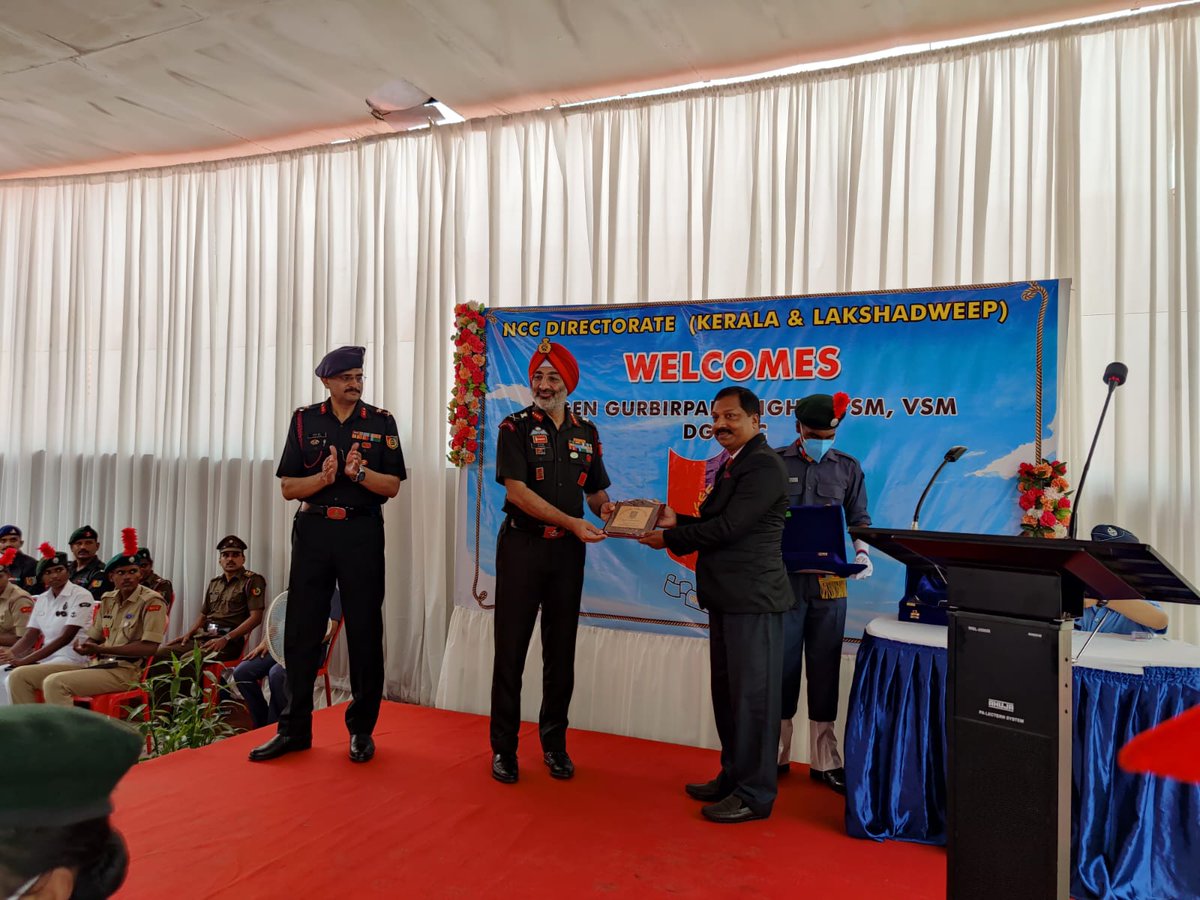 HQ_DG_NCC's tweet photo. #NationalCadetCorps
Shri Alex Sam Christmas,Ex ANO of 4 (K) Bn NCC who served in NCC from Sep1987 to May 2021 was felicitated by DG NCC during his visit to the K&amp;L Dte today. DG complimented him for his long &amp; illustrious service as ANO.
@drajaykumar_ias 
@SpokespersonMoD https://t.co/KslfHKs558