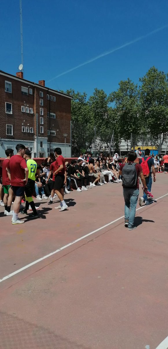 TPeriodismo's tweet photo. ¡Otro día del #TPeriodismo2022 más!

Os dejamos los resultados de hoy: 
- @CocaJuniorsTP 6-5 Aston Birra
- @anacolutofs 6-4 @Ballanthinaiko1 
- Putin Kazan  2-2 @yeyovallecanotp https://t.co/ByT3VZDBGV