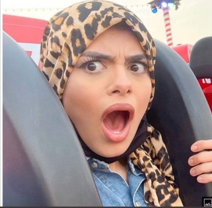 deesahar07's tweet photo. مره بفتح باب الشقة .. ارمي الزباله 

لقيت جاري المسيحي فتح الباب .
 ومش لابس غير سلسه فيها صليب وكان ..كبير .كبير اووي ..💋 https://t.co/ZY7hPzaEpB