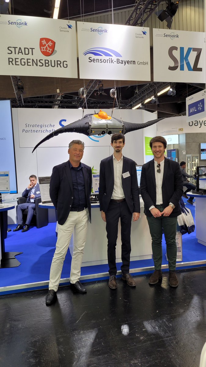 ClusterSensorik's tweet photo. Noch mehr Besuch 😎 Die Wirtschaftsförderung der @stadtregensburg   #sensorplustest #sensorik #bayern #ai #ki #sensorsystems https://t.co/3I1G3AcTbE