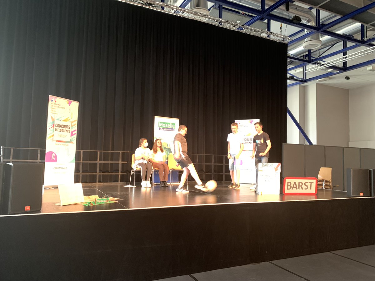 Dsden57's tweet photo. Cet après-midi c'est la demi-finale départementale du concours d’Éloquence des élèves de 4e Éducation Prioritaire à la salle Baltus de Creutzwald, en présence des membres du Jury avec M. Didier Cauret #DAASEN de Moselle. Bonne chance à tous ! https://t.co/SE6Mqsoqe8