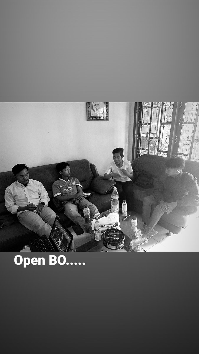 QJiwo's tweet photo. Hidup yang kamu jalani bergantung pada mindset.
Nggak selalu kamu hidup dalam keadaan susah, sudah pasti ada senangnya. Yang penting adalah pembawaanmu saja. Kalo lagi susah ndak usah terlalu didramatisir pun ketika posisi senang. Dunia itu bergerak semua nya bukan semaumu #GenZ https://t.co/ILXLDkZqhP