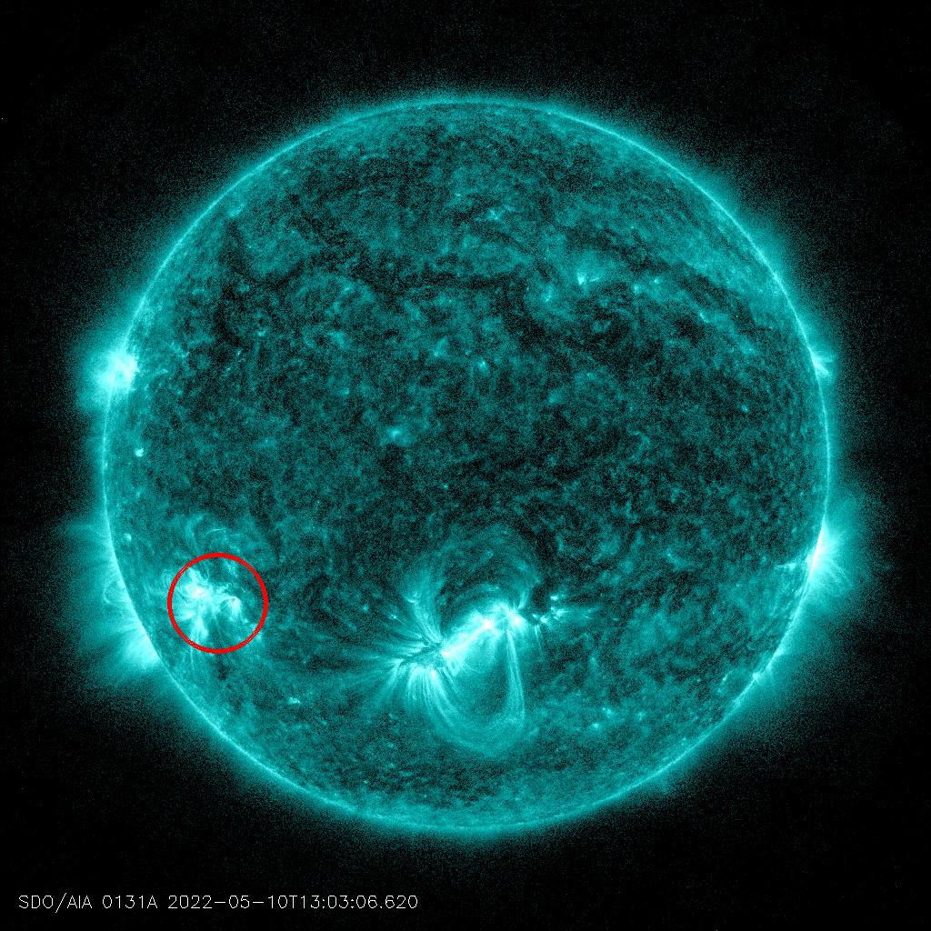 _SpaceWeather_'s tweet photo. Major X1.51 flare from sunspot region 13007
Follow live on https://t.co/3Xxrvc3cpA https://t.co/vQVQ2mnWPc
