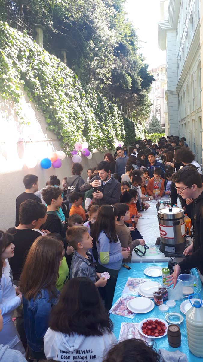 #KurtkoyDoga da #BaharŞenligi 🌼🌼
Müzikten spora kermesten çeşitli aktivitelere doyasıya eğlencenin yaşandığı günde sahne performansı için sevgili #ÖmerÖz e, etkinliğimize destekleri için kıymetli velilerimize teşekkürlerimizle 💐 <a href="/Azrafraarzu1/">Arzu Uz</a> <a href="/MehmetKemalkoc1/">Mehmet Kemal koca</a> <a href="/ekremkoseoglu53/">Ekrem köseoğlu</a>