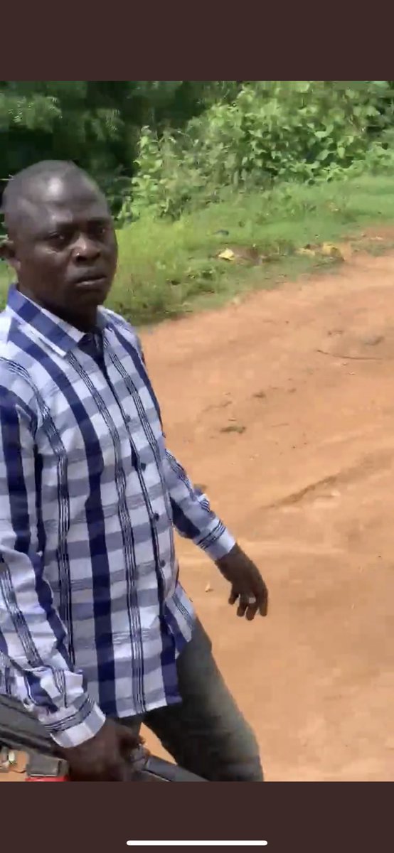 AceKing003's tweet photo. @Dammylee_ @MaziEzenna @SavvyRinu @Princemoye1 This Werey na Idris be him name…baba still extort me yesterday for tint permit.
I showed him the tint permit he said it was fake..despite telli no this man tint permit shit is been scrapped he refused..Today he don finally cast.. https://t.co/YnxDisLXrG