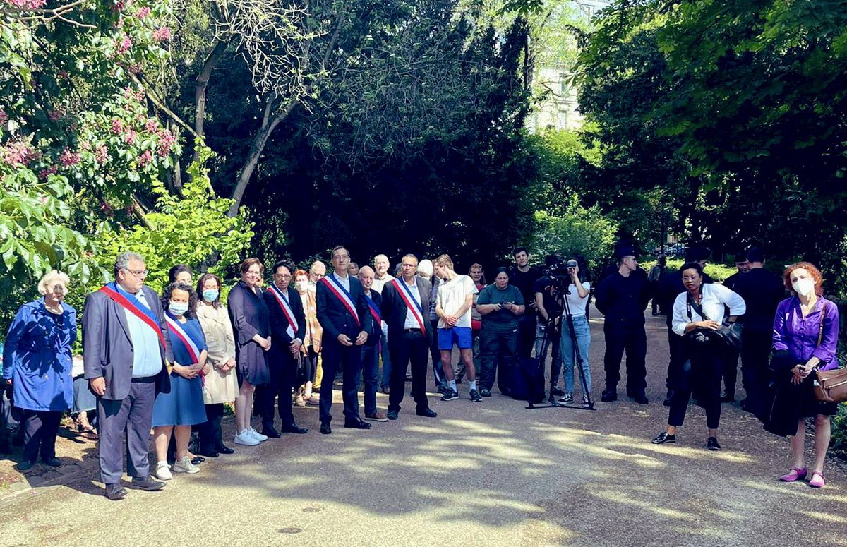 Fr_Bechieau's tweet photo. Cérémonie à l’occasion de la Journée nationale des mémoires de la traite, de l’esclavage et de leur abolition. Bravo à @ArtKDiff et à la Compagnie Afro-Ka'Danse pour la magnifique et poétique chorégraphie ! #Paris #MoisDesMemoires #Paris19 #mémoire @MdCA75019 https://t.co/yuZSuFajRH
