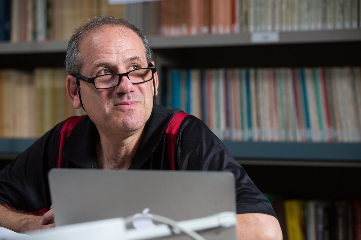 Congratulations <a href="/PeterSUngar/">Peter Ungar</a>! U of A distinguished professor elected to the American Academy of Arts and Sciences. #uark <a href="/americanacad/">American Academy of Arts & Sciences</a> <a href="/uarkfulbright/">Fulbright College of Arts and Sciences</a> <a href="/UARKGradSchool/">UofA Graduate School</a> 

✍️ --> bit.ly/3FB8ZRB