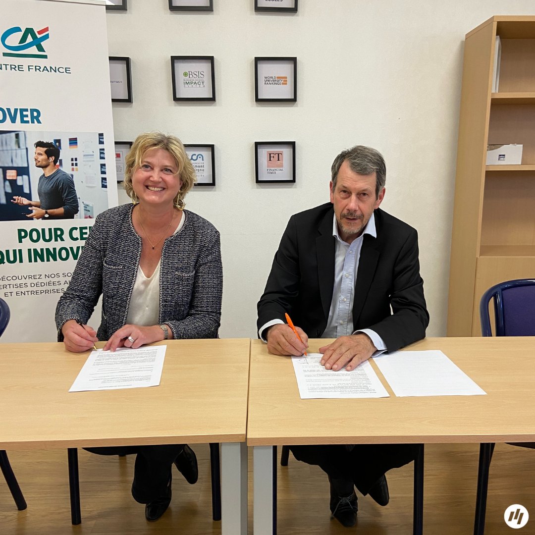 L'open incubateur <a href="/SquareLab_ESCC/">SquareLab ESCClermont</a> et le Crédit Agricole Centre France ont signé le renouvellement de leur partenariat pour une durée de 3 ans. Avec l'attribution de plusieurs "Bourses Innovation", cette collaboration permet de soutenir les projets de nombreux incubés !
