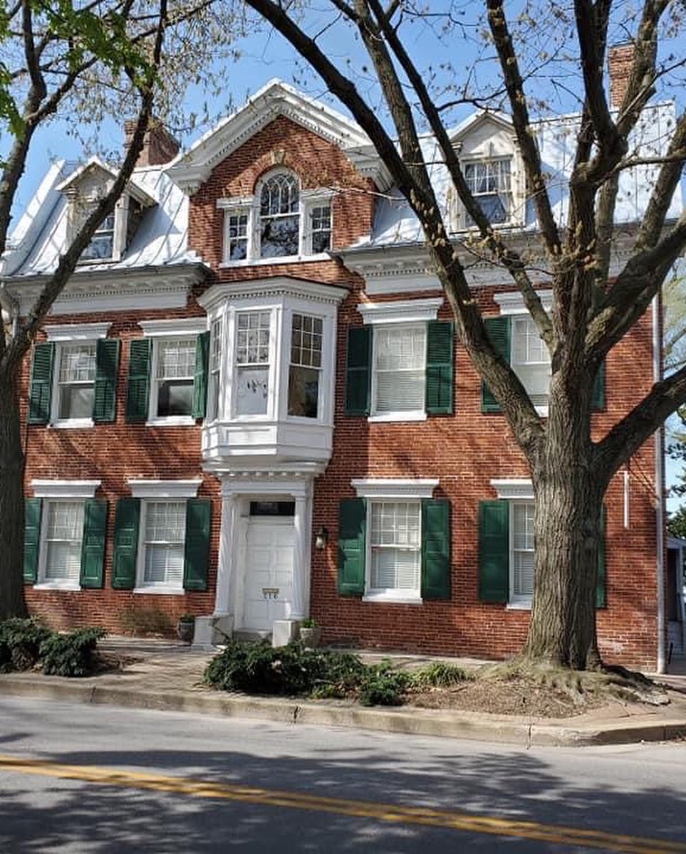 CarrCoHistory's tweet photo. Have you looked at Cockey's Tavern lately? 216 East Main Street, Westminster, is sporting a new exterior coat of paint! The porches have been repaired and even the signs have been polished up. Be sure to notice our spiffy new look as we move into the summer. https://t.co/cPuVTC4RKl