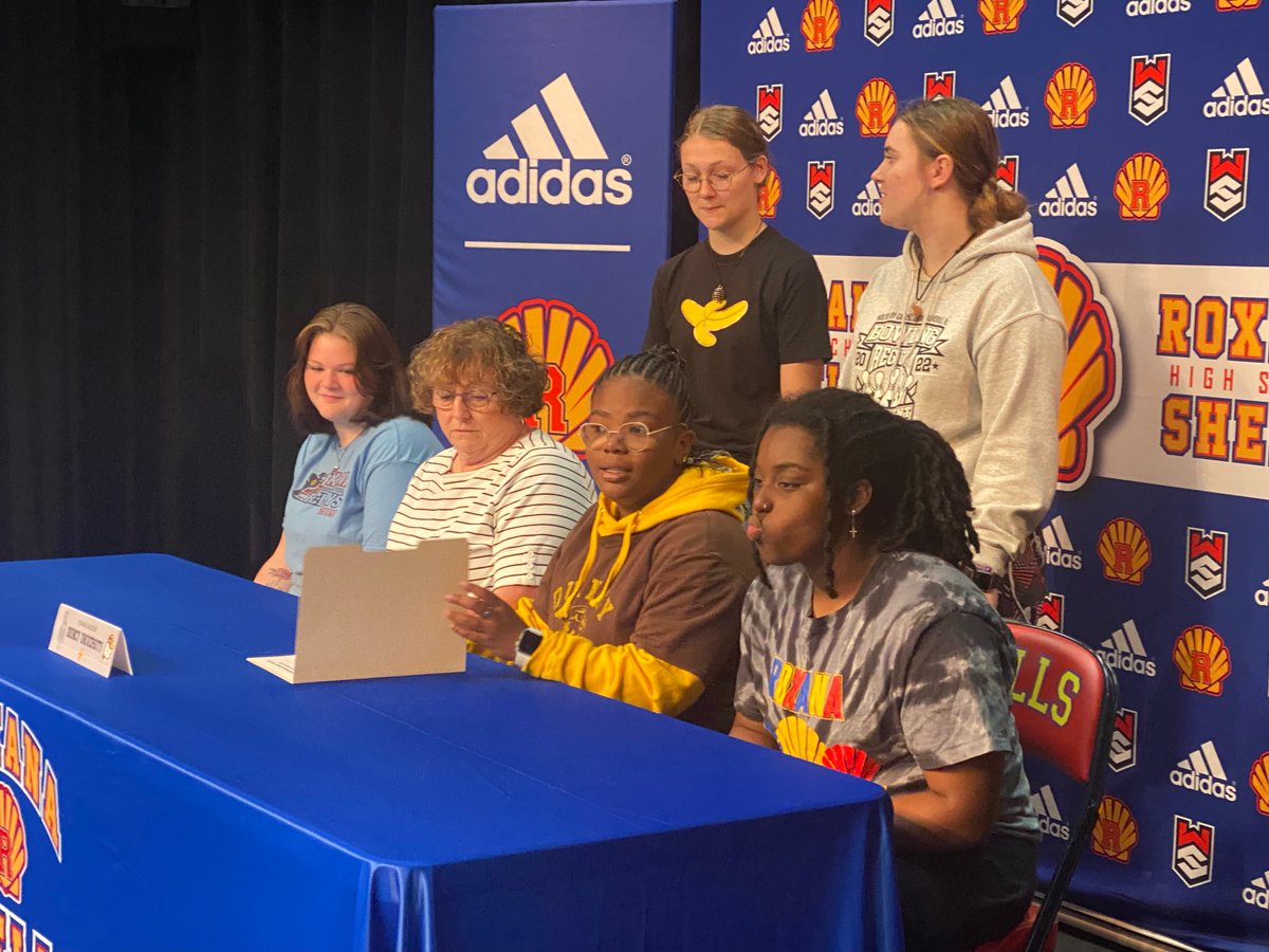 RoxanaAthletics's tweet photo. It’s College Athletics Signing Day. The future is bright and their future is even brighter!
Congratulations to our Roxana Senior Kianna Jackson on signing with Quincy University. She will be joining their bowling team in the fall.
We are so proud of Kianna!!
@RHS_Shells https://t.co/rtPqkD5ylW