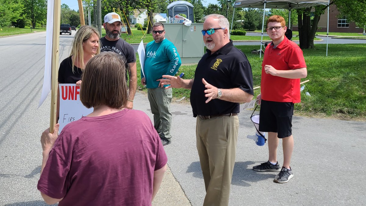 Teamsters89's tweet photo. PRESIDENT THOMPSON VISITS FIRE KING PICKET LINE

Yesterday, during the first day of the Fire King Unfair Labor Practice Strike, Local 89 President Avral Thompson visited members on the picket line. Members were energized by the visit, and are determined to stand together. https://t.co/SBaq71YtFA