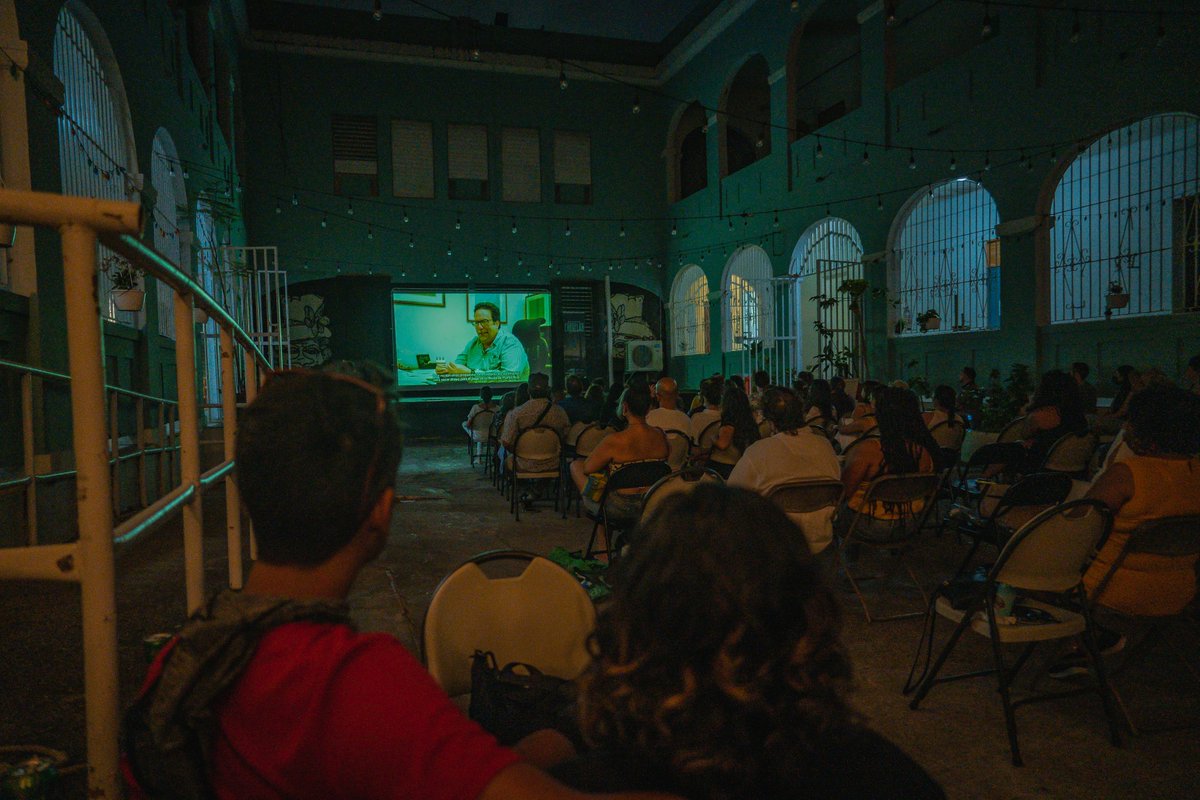 DefendPR's tweet photo. CASA LLENA en @GoycoLa el sábado, 7 de mayo en el lanzamiento de nuestra Gira Comunitaria Escuelas Pa’l Pueblo. ¡Muchas gracias a todes les que llegaron!
📸 @1souldesigns #DefendPR https://t.co/n0UEYu8HYz