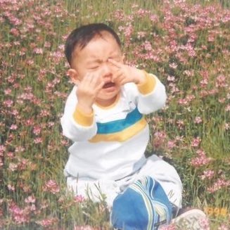 0098zip's tweet image. what’s this coincidence of both of them crying on a picnic? 😭😭

#SOOBIN   #TXT   #SEONGHWA #ATEEZ