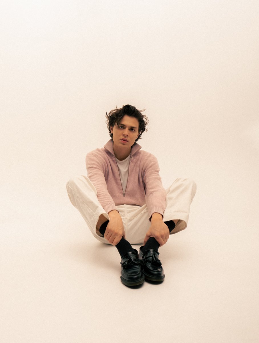 passportapprovd's tweet photo. TIME FOR A DEBUT! #LukeNoa drops his new one in the first hour of the show. Discover the German-based artist with “Your Smile Should Have Been Mine” now #debut #newmusic #germany https://t.co/y1GOUM4eUC