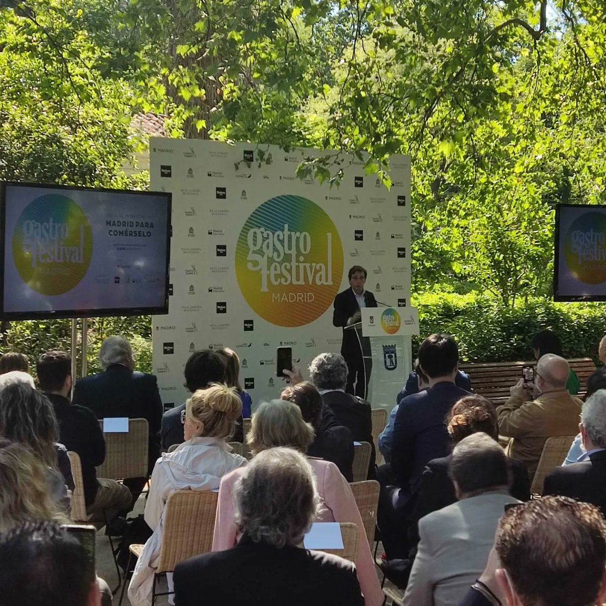 LiriaPalacio's tweet photo. MADRID PARA COMÉRSELO
Presentación de Gastrofestival 2022. @Gastrofestival

Palacio de Liria participa en esta edición con Casa de Alba Fine Foods @CasadeAlba de la mano de Madrid Destino @visita_madrid.

Del 16 al 29 de mayo. Más info 👉https://t.co/9OOiRIeIiQ

#Gastrofestival https://t.co/P4Q71yDj1x