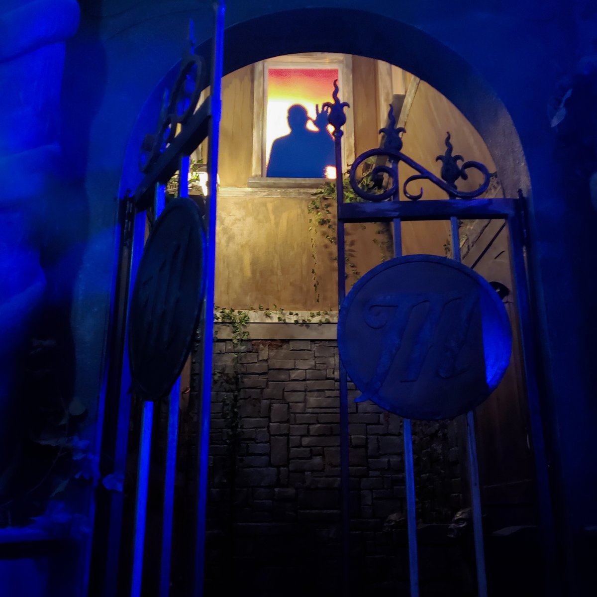 Are you planning to play Missing Will? Gerald is waiting to take you into the manor. 🕵️‍♂️