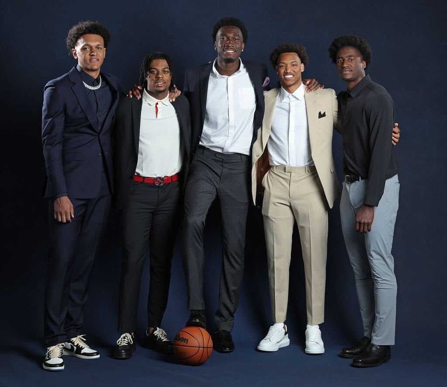 DukeMBB's tweet photo. #TheBrotherhood 🏓👀😈

😈 @Pp_doesit 
😈 @TrevorKeels 
😈 @MarkWi1liams 
😈 @thewendellmoore 
😈 @whoisAG21 https://t.co/8KF5mPgApb