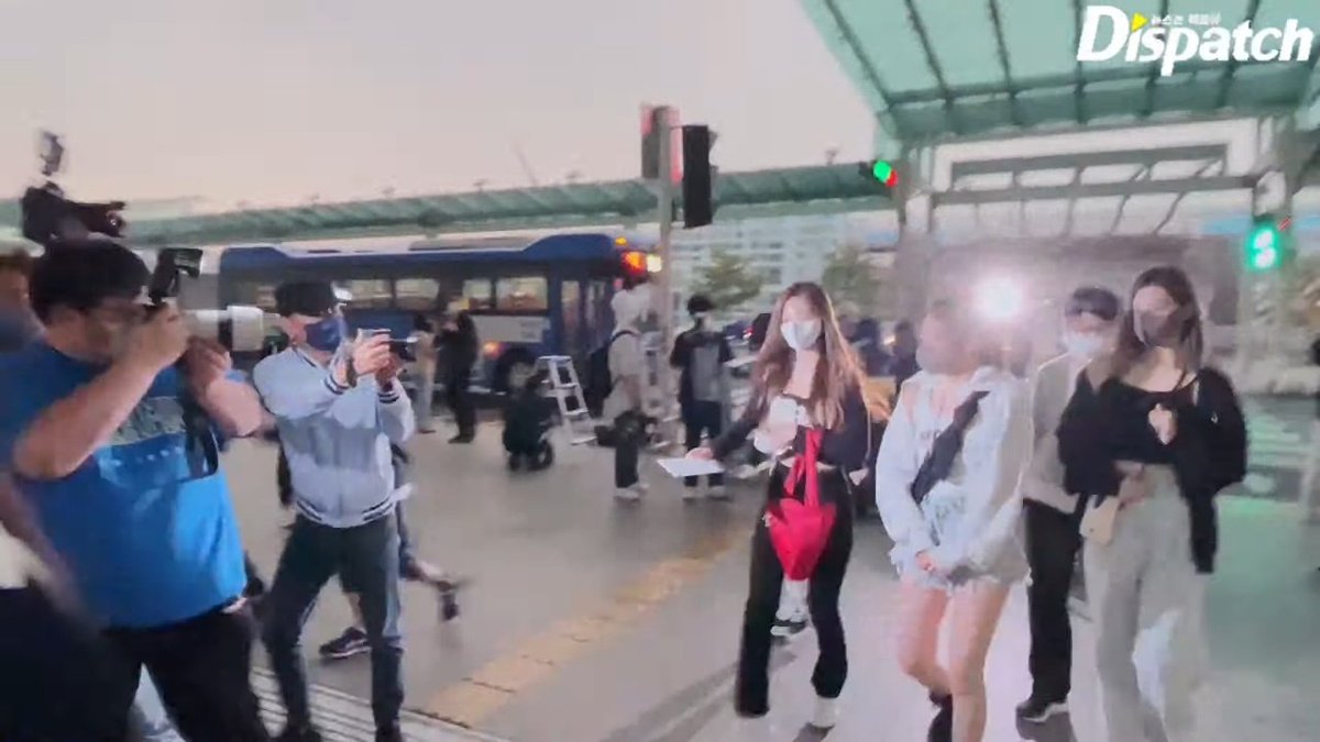 nmixxpics_'s tweet photo. NMIXX at Incheon Airport departing for KCON 2022 Premier in Chicago https://t.co/w7RM4T1JVt