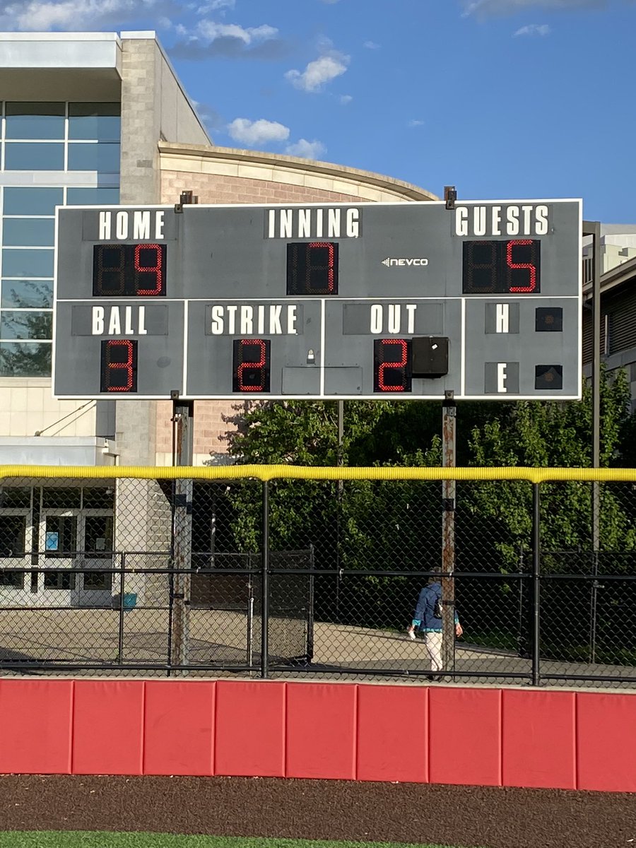 ElizabethHS_SB's tweet photo. It’s final in Elizabeth. Elizabeth – 9 Ridge- 5. It’s on to the next round. @ElizabethAthle1 @SimeonPincus #njsoftball @HSSportsNJ https://t.co/VHWLiJaadD