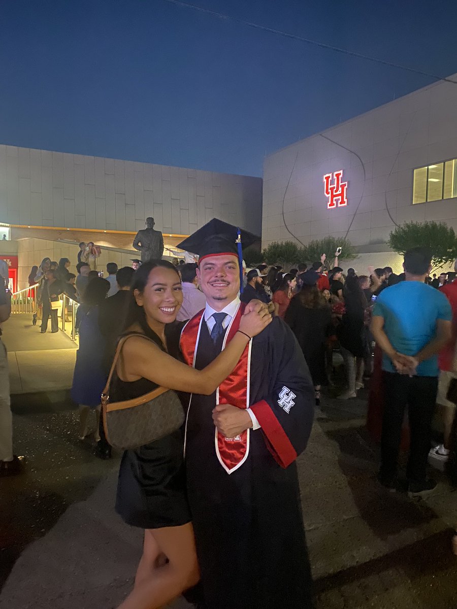 LB__713's tweet photo. -2.0 GPA in High school
-2 Years working no school
-Worked full-time and school full-time for the last 4 years
-Associates in Business with Highest Honors from HCC
-BBA in Supply Chain Management from UH
-Graduated Debt Free
-Began Full-time Job 3 weeks before graduating 
🦅🐾 https://t.co/GsoMplfJRZ
