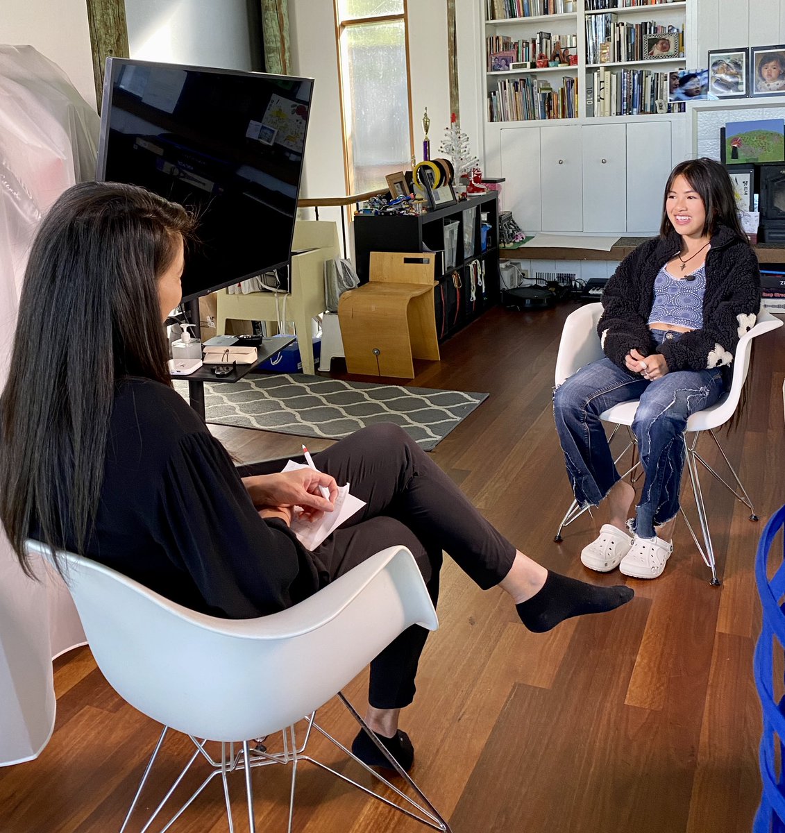 christineniSF's tweet photo. 8th grader Ashlyn So is a force in the #AAPI community. The “accidental activist” &amp; fashion designer has been recognized nationwide. We visit with @ashlynso_ &amp; her “mom-ager”. The story, at 5:40 p.m. @nbcbayarea @janellewang @Jeremyphotog #AAPIHeritageMonth #AAPIHM https://t.co/VsrOZJnc97