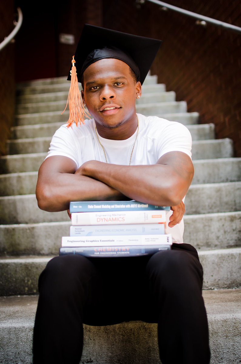 _hunter_brandon's tweet photo. It’s official. I am a HBCU Graduate!!!

B.S in Mechanical Engineering 
Cum laude https://t.co/wct5XTzEn7