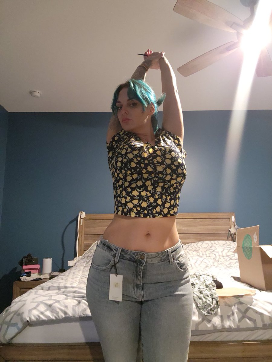 aria_wanders tweet picture