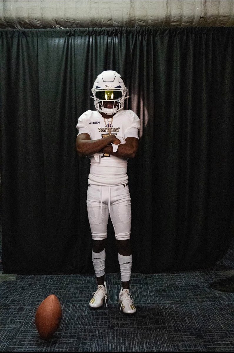 Jabari Lewis (@1jabarilewis) on Twitter photo Blessed to receive an offer from Florida International University💙💛 <a href="/Mikecampos80/">Coach Campos</a> <a href="/jay_macintyre11/">Jay MacIntyre</a> <a href="/SouthDadeHS/">South Dade Senior</a> Blessed to receive an offer from Florida International University💙💛 <a href="/Mikecampos80/">Coach Campos</a> <a href="/jay_macintyre11/">Jay MacIntyre</a> <a href="/SouthDadeHS/">South Dade Senior</a>