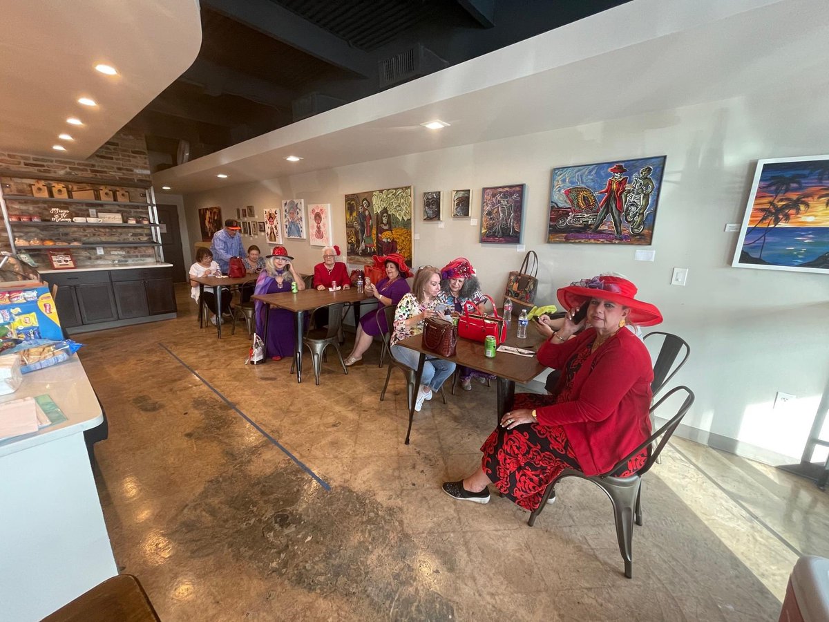 JudgePeterSakai's tweet photo. #TeamSakai is hitting the phones and calling to spread the word to #votesakai for #BexarCounty Judge! Thank you, Las Damas for Sakai, for volunteering your time to #GOTV! https://t.co/TUtEGuaZBI