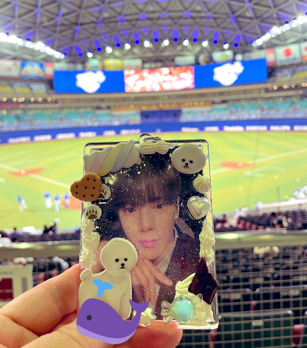 q3_hu's tweet photo. おはようございます☀️
昨日はモンベベちゃんのたくさんの
モネク愛に胸が熱くなりました😭💕
昨日は夫の会社から頂いた野球の
チケットで野球観戦してきました⚾️
いつかモネクとモンベベで
ドームをいっぱいにして最高の時間
を過ごせる日がきたらいいな…🙏🏼✨
#몬스타엑스5주년
#5YearsWithMONSTAX https://t.co/0pbOSby54p