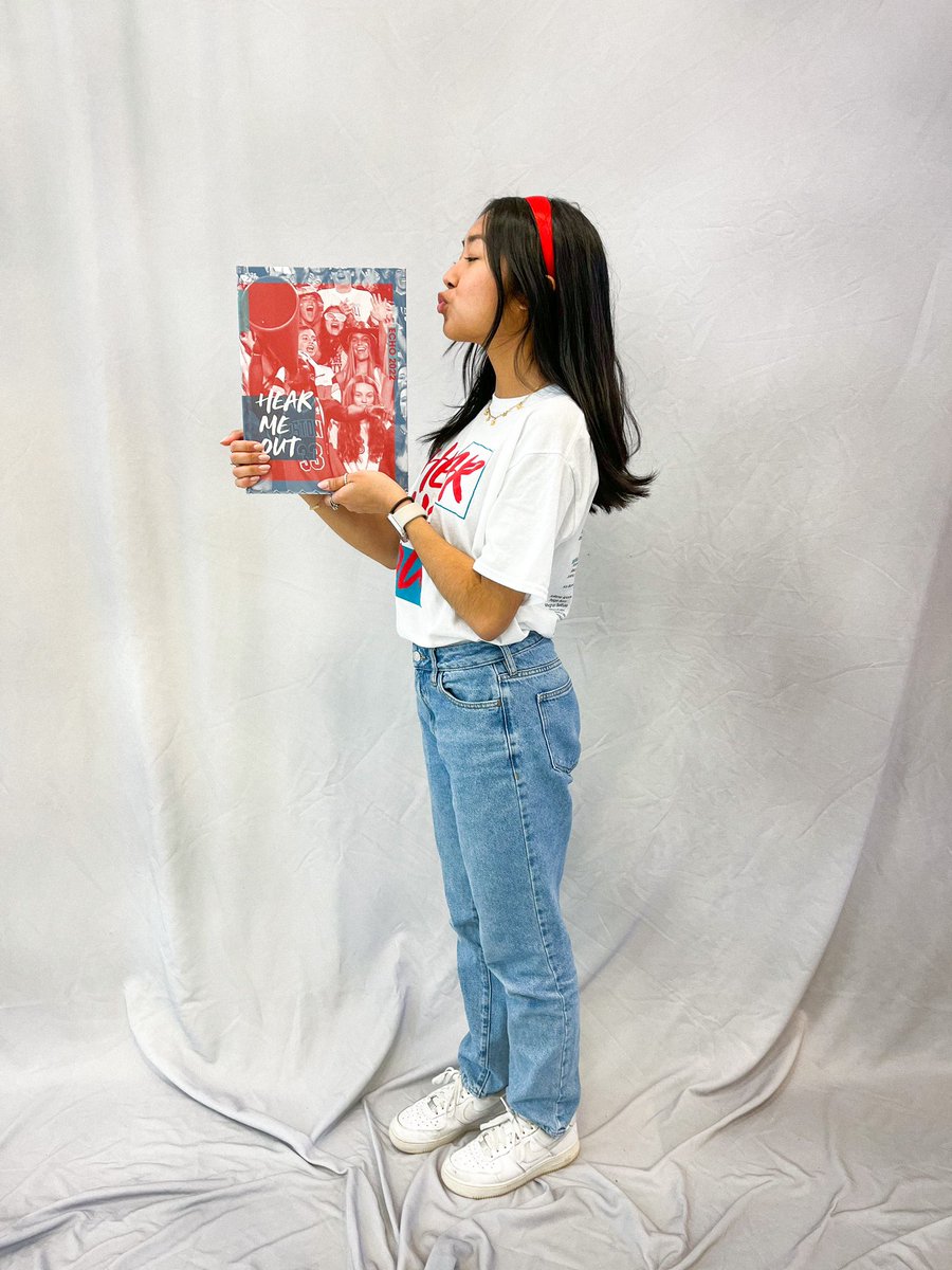 jonakylaR's tweet photo. i’m not on twitter very often but yearbook distribution was yesterday and that constitutes for a tweet https://t.co/u78O4FOwGN