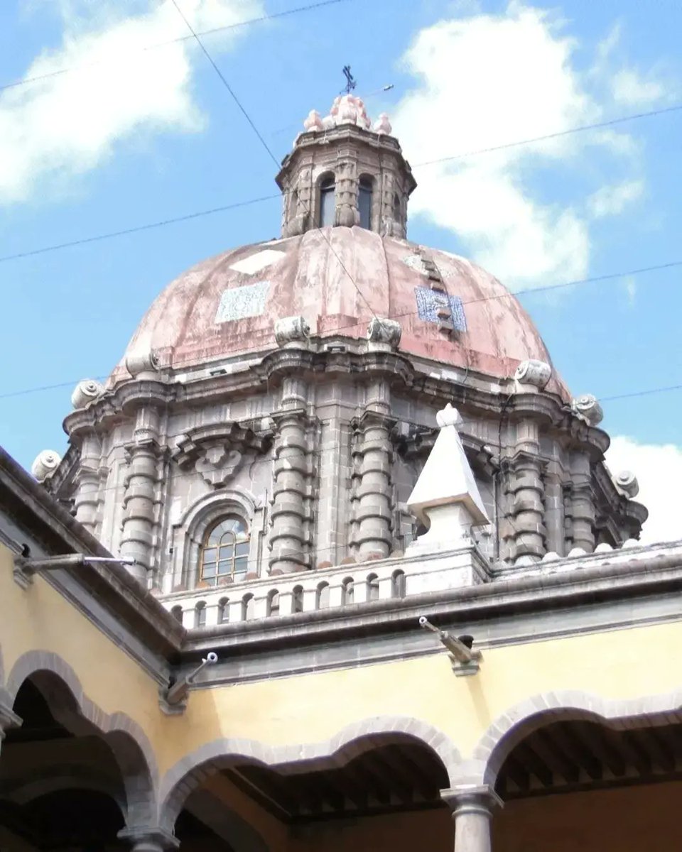 Juna_amiko's tweet photo. En la urbo Queretaro

#meksiko 

#esperanton
#Esperanto 
#esperantolingvo 
#esperantobildoj 
#esperantofilmoj
https://t.co/UpdECr7xvm https://t.co/1tGKXWzs2b
