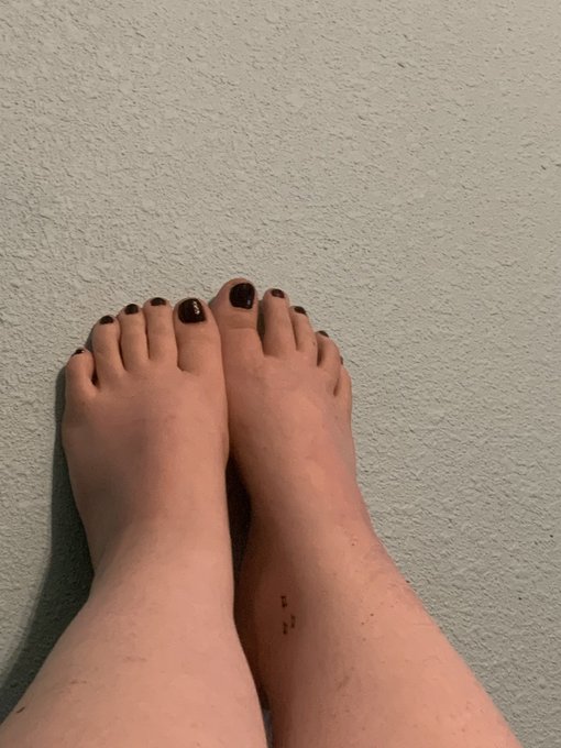 Aren&rsquo;t my toes cute🥰 click my link to subscribe and see more☺️  https://t.co/H3U9pyZe6P  #feet #feetlovers<a href="/tag/feet"class="tags"><span>#feet</span></a><a href="/tag/feetlovers"class="tags"><span>#feetlovers</span></a><a href="/tag/feetworship"class="tags"><span>#feetworship</span></a><a href="/tag/feetmistress%20"class="tags"><span>#feetmistress </span></a>