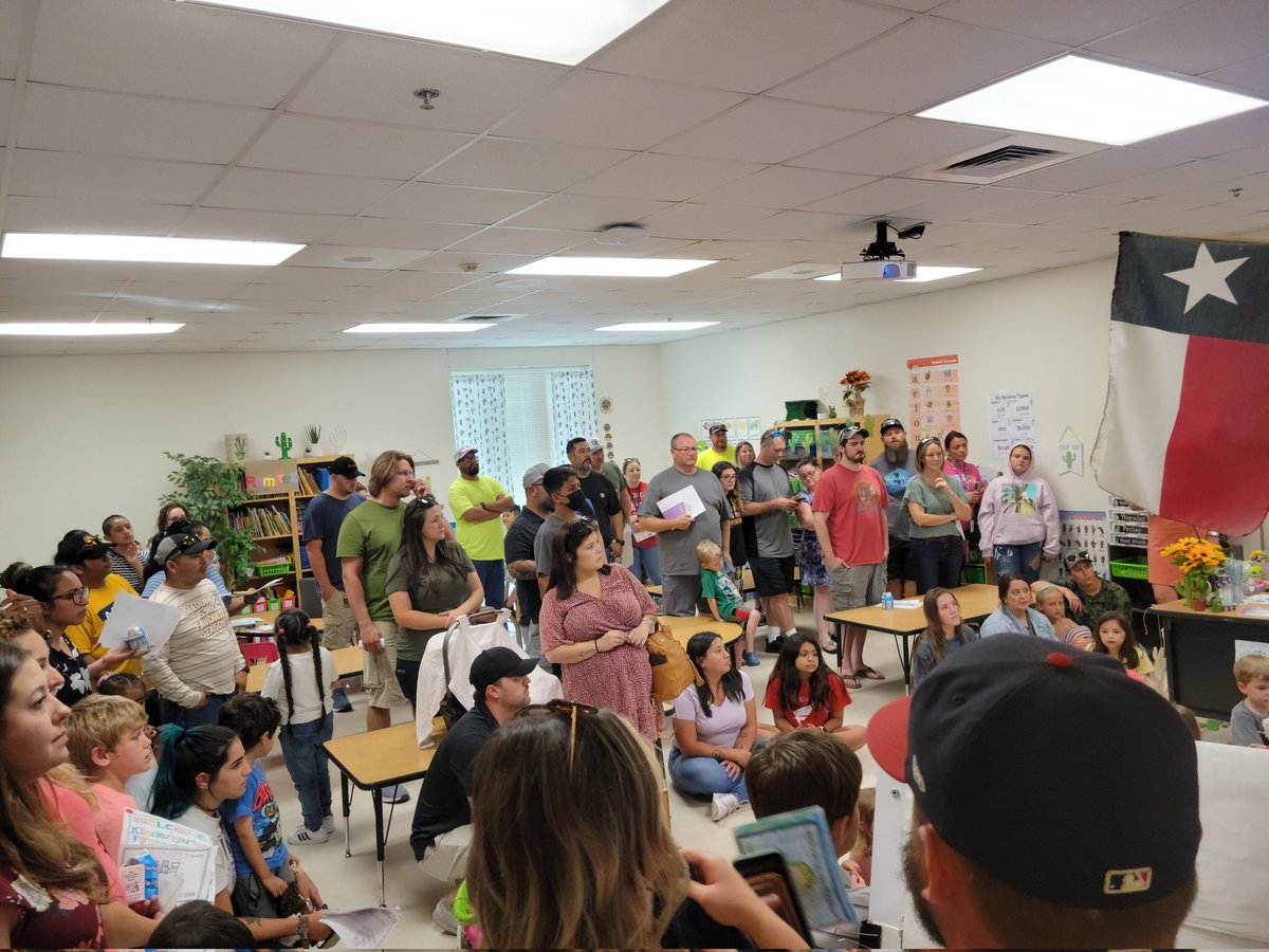 shellcroff's tweet photo. Our biggest turnout yet for our Kinder Orientation! Welcome to #OurFES little EAGLES! 🦅 https://t.co/xy9GjtmVSG