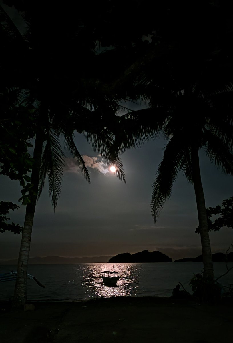 Beautiful night at Caramoan,Camarines Sur