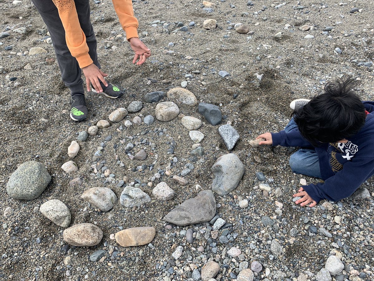 Laura Fee tweet media