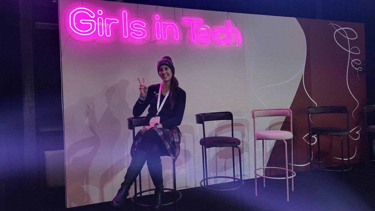 MishManners's tweet photo. Kicking off @GiTAustralia. Back to IRL, but also hybrid ❤

This year's theme: reimagining technology. Lots of cool speakers, SWAG, and networking.

#GITAUCON #GirlsinTech https://t.co/kej9MUResv