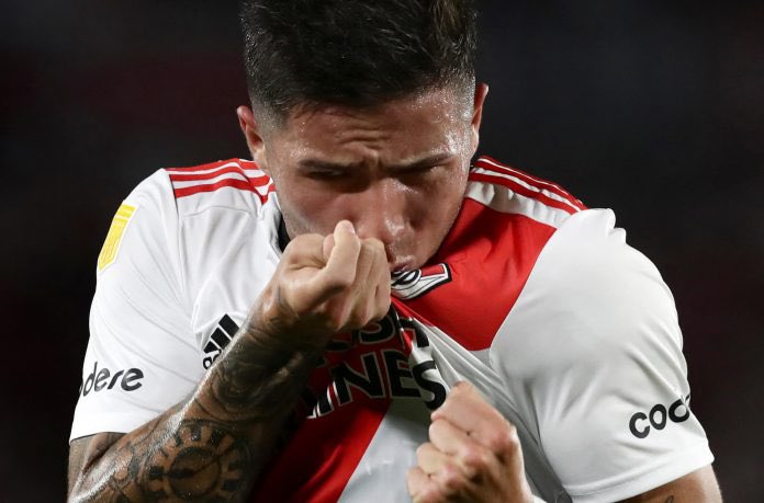 EnzitoFz's tweet photo. Si Enzo Jeremías Fernández deja River a mitad de la Copa ya no creeré más en el amor. https://t.co/RFBZFSwUqk
