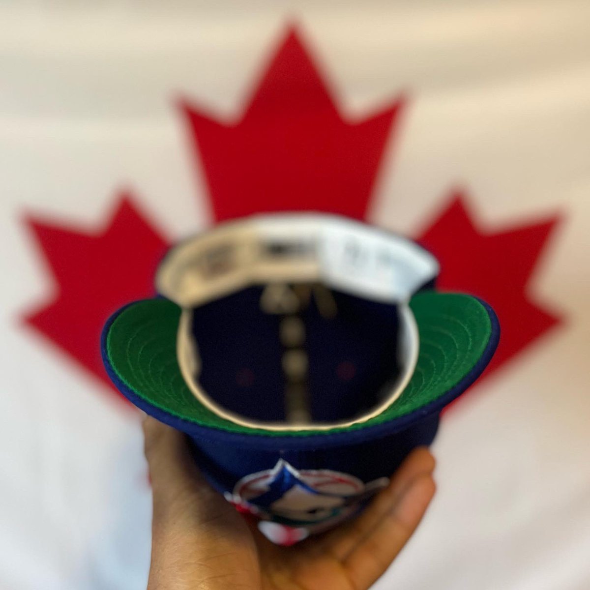 bluejaysfitted's tweet photo. Did a quick @8v_collective custom fitted. 

I flipped the City of Toronto logo to represent my family's humble beginnings from apartment buildings to the suburbs. The "Real Toronno" (not the DVD...iykyk 😂)

Should I make the patch into a pin? 🤔

#8V #eightfive https://t.co/TttUTPmBeN
