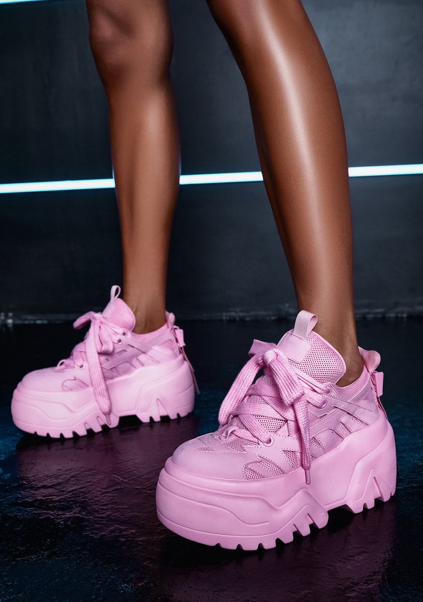 dollskill's tweet photo. WHICH #PosterGrl PAIR 🗣😱😈 https://t.co/PHR7DVBpnJ https://t.co/DrwC91Hn0n