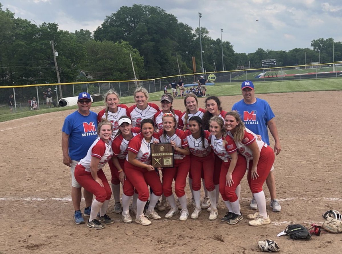 BishopMiegeSB's tweet photo. YOUR STAGS ARE BACK TO BACK REGIONAL CHAMPS💪🏻‼️ Bishop Miege takes their second victory of the day over Chanute in hard fought game, finally scoring in the 5th inning and winning 2-0.  #RoadtoState #GoStagsGo #IGWP https://t.co/xtey3GA24T